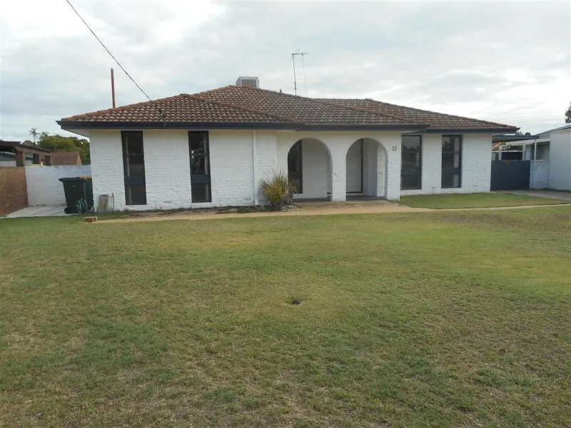 Old but Gold and Priced to Lease ! Rossmoyne High School Zone!