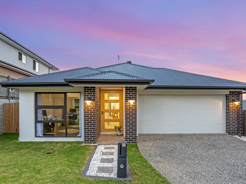 Elegant Display Style Living in Spring Mountain