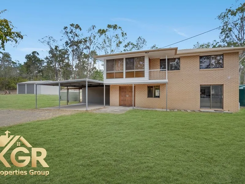 ALL ABOUT THE SPACE AND COUNTRY LIVING - IDEAL FOR HORSES!!