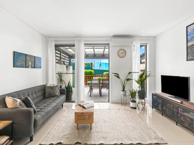 A peaceful and private family sized townhome