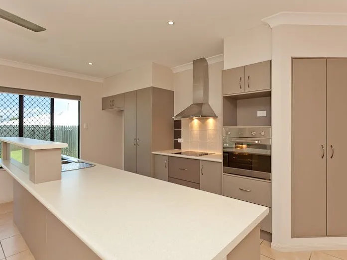 Stepping through the double entrance doors, this 4 bedroom air-conditioned home is impressive, combining quality finishes and generous proportions