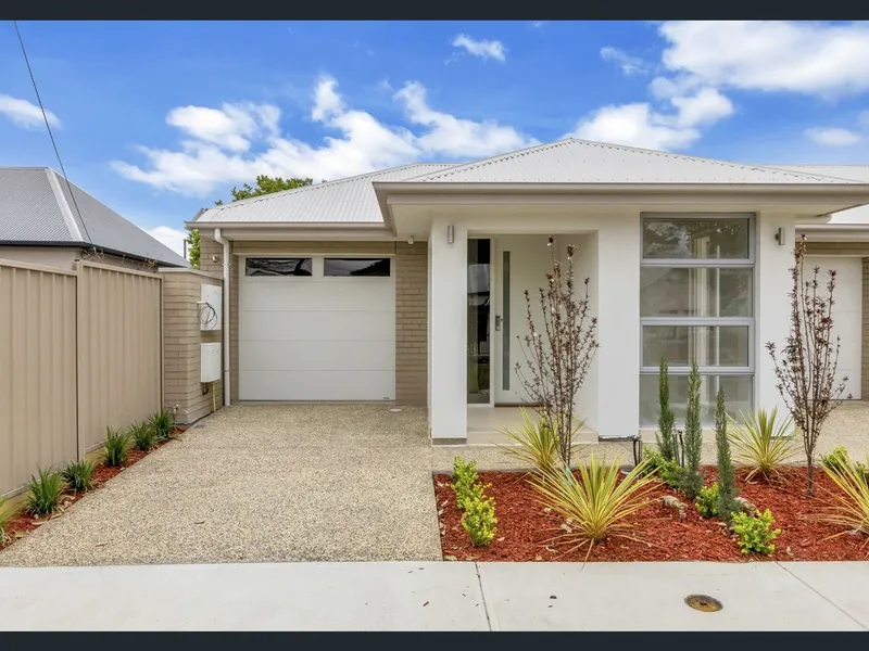 2 Bedroom Low Maintenance Home In A Superb Location!