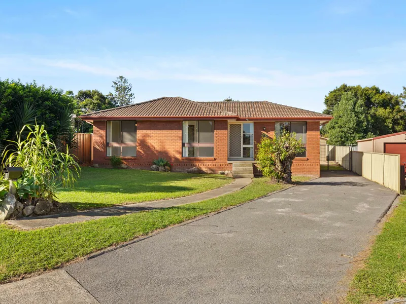 Discover Serenity in North Nowra: Charming Home in a Prime Location!