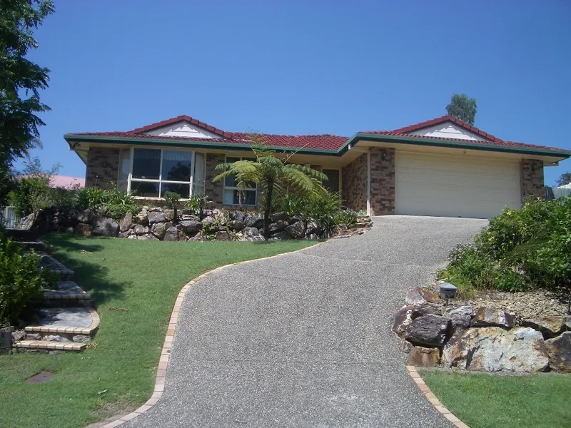 FOUR BEDROOM HOME PLUS STUDY |  WITH DUCTED AIR !