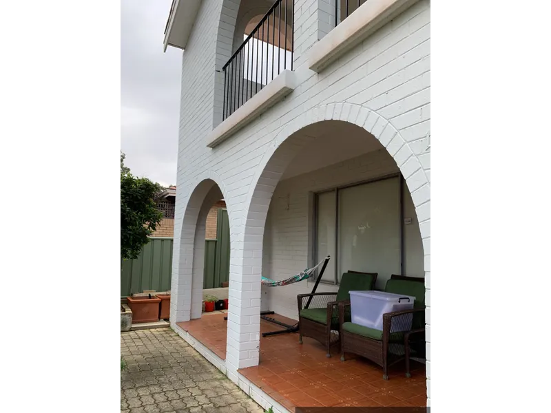 FOUR BEDROOM RETRO HOME!!!