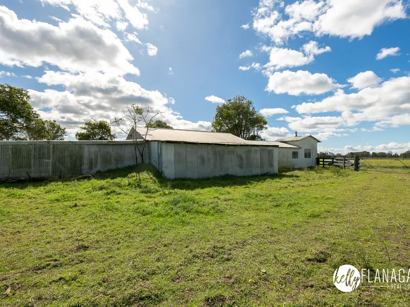 RURAL LIFE NEAR CRESCENT HEAD - 42HA. (103Ac)