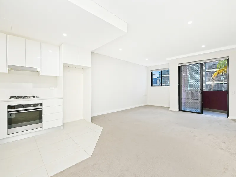 Modern 2 Bedroom Security Apartment in Convenient Location!