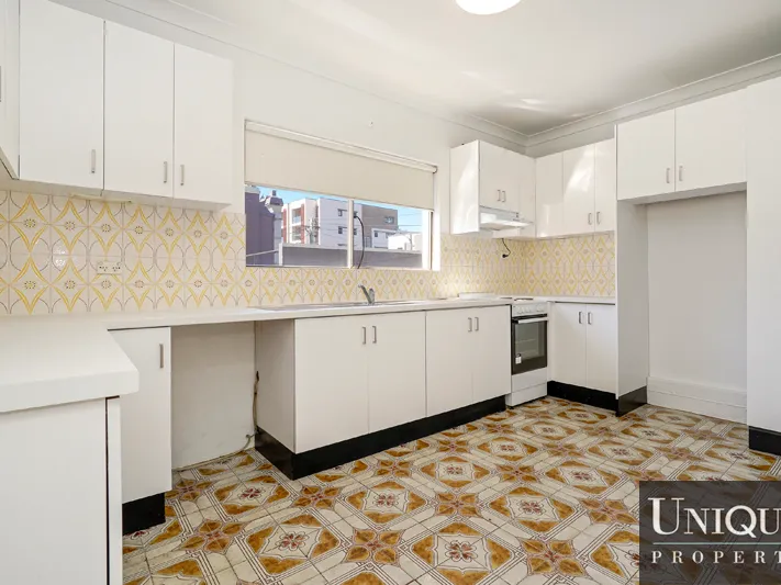 Extremely Large & Unique + Pet ok