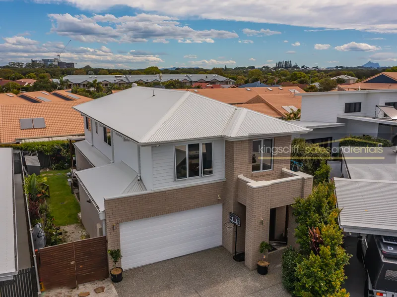 Beautiful two-story central Kingscliff residence