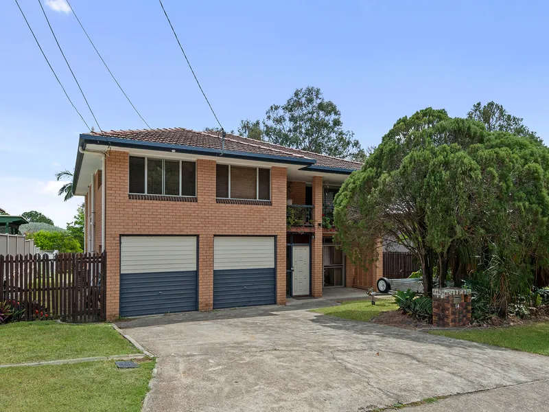 DUAL LIVING HOME IN ENVIABLE LOCATION NEXT TO TOOHEY FOREST