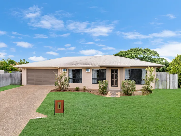 REFURBISHED 4 Bedroom Stunner in a Quiet Cul -de -sac!