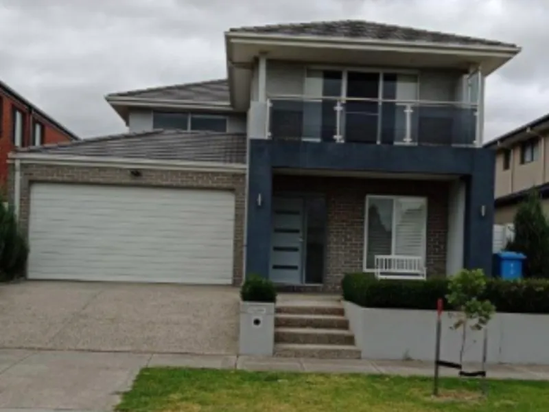 2 STOREY HOUSE in BERWICK WATERS ideal location close to all facilities close to schools, shops and more