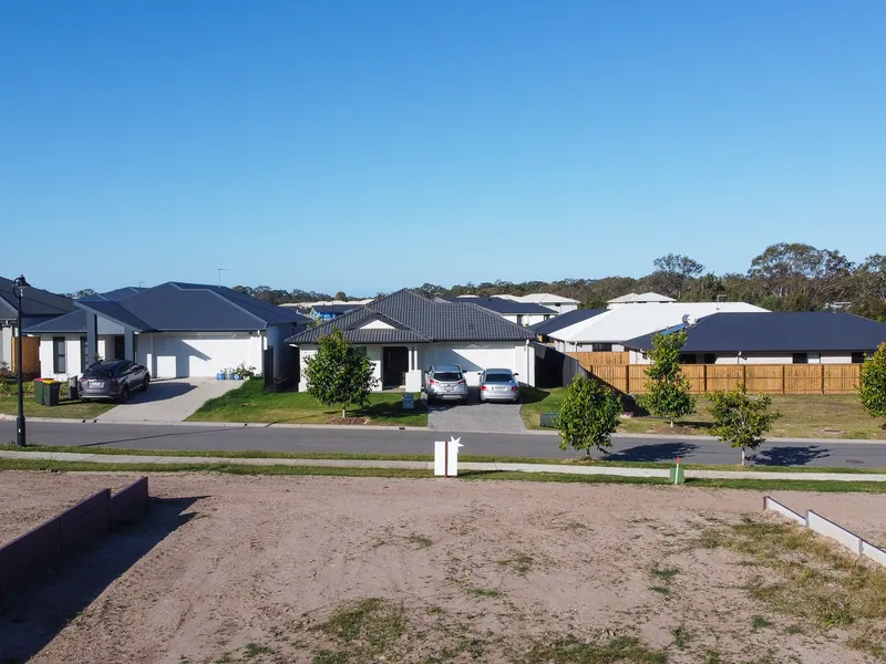 Registered Land for Sale. Be quick! 379m2 level block, 12.5m frontage!