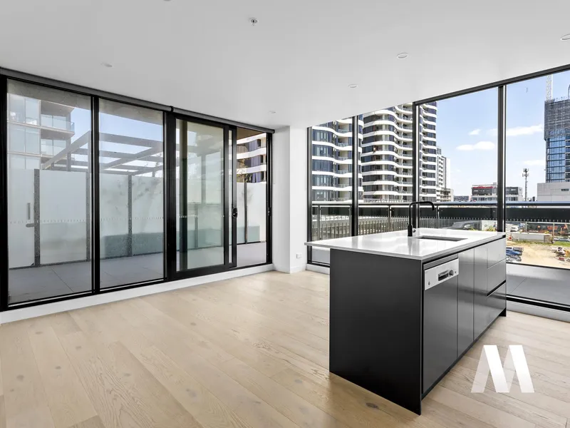 One Bedroom Apartment With A Huge Balcony!