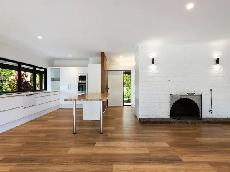 3-Bedroom, 2-Bathroom + Studio Family Home in Suffolk Park