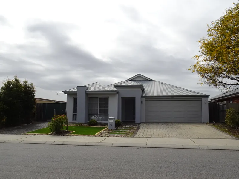 GREAT 4X2 HOME IN QUIET LOCATION