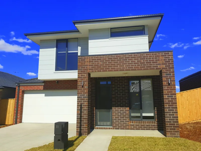 Deluxe & Dazzling Double Storey Delight