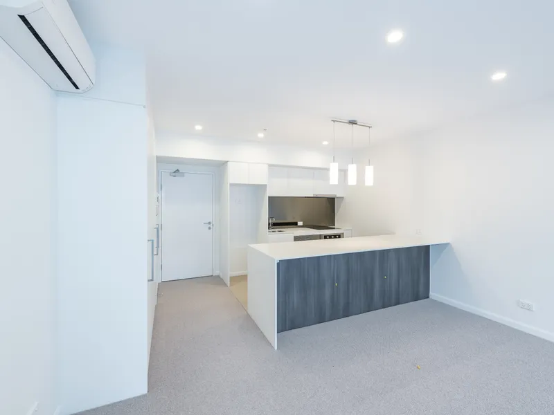 1 bedroom Apartment @ Coorparoo Square with Car park