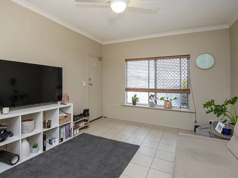 POPULAR BEACHSIDE LOCATION