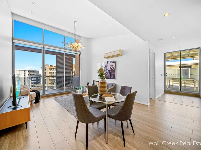 PRIME LOCATION WITH CITY SKYLINE VIEWS, PENTHOUSE STYLE 2-3 BEDROOM APARTMENT.