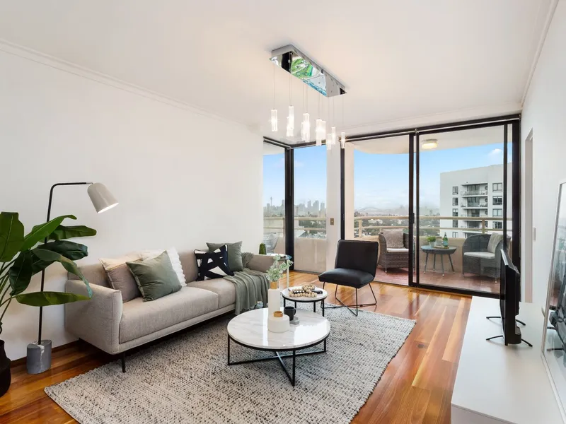 Urban Glamour, Ultimate Convenience And Dazzling Views