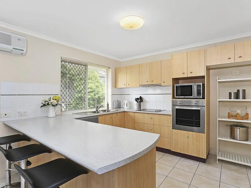 MODERN STANDALONE LOWSET VILLA WITH LARGE GARDEN IN STUNNING MANLY CREST ESTATE