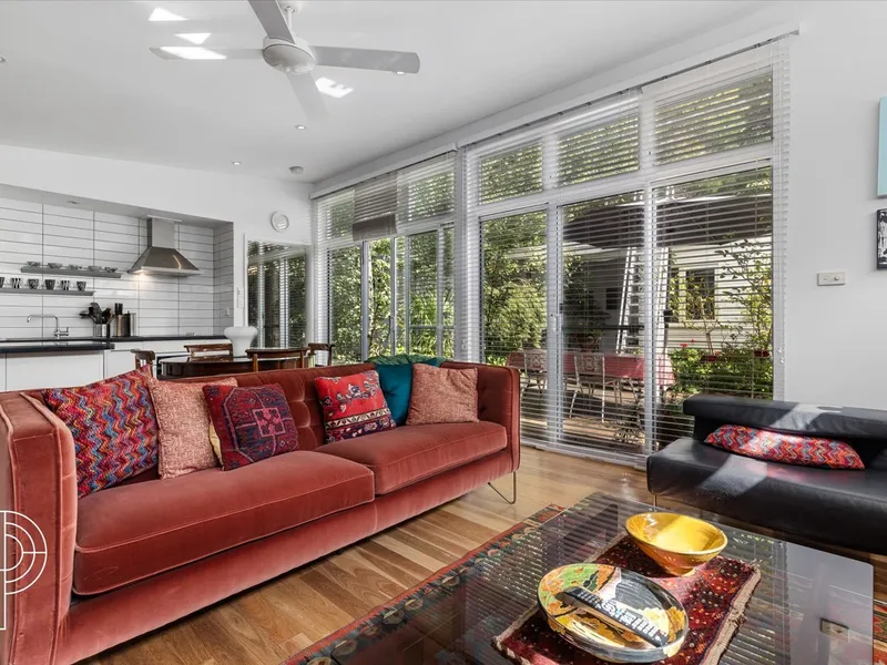 Fully furnished, executive apartment