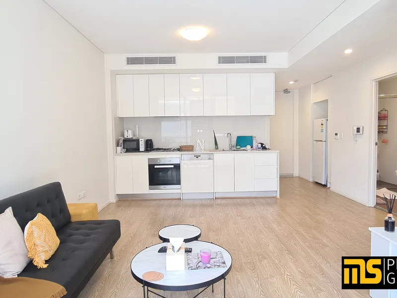 As New Bright & Spacious 1 Bedder (*Carpark Option Available*)