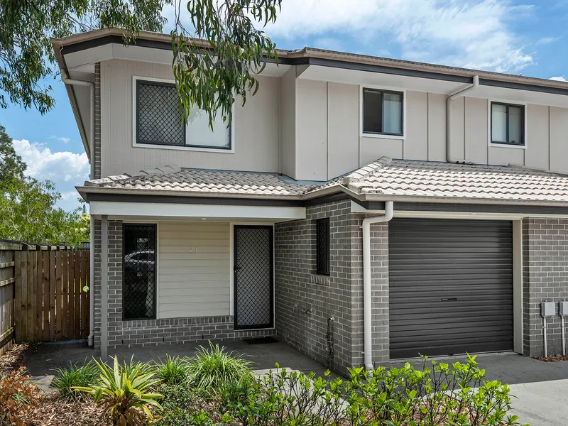 PRIVATE TOWNHOUSE IN A SOUGHT-AFTER LOCATION