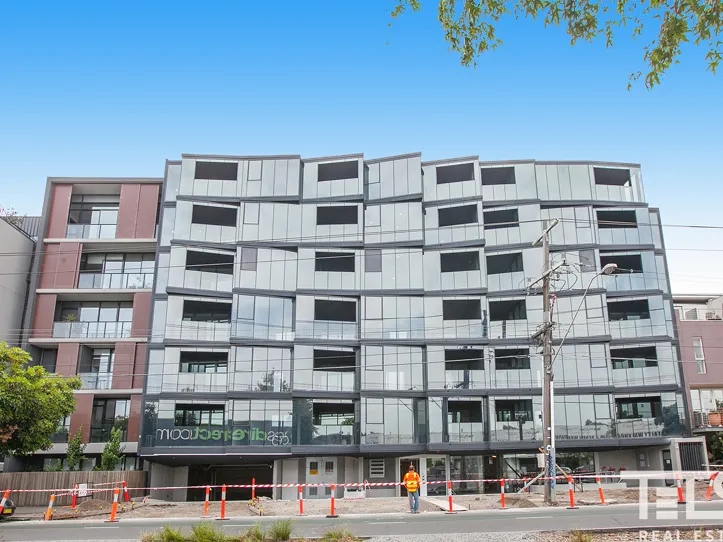 Low Maintenance Gem With Convenience At Every Turn