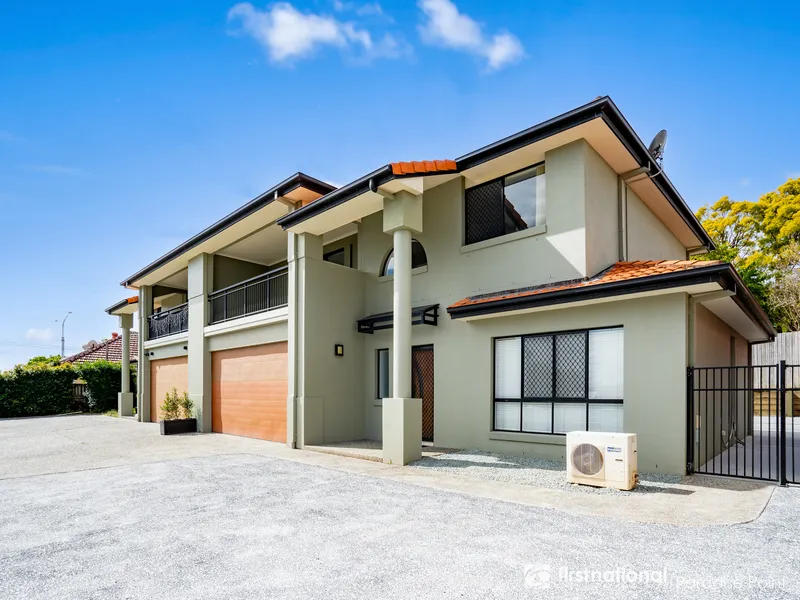 IMMACULATE 3 BEDROOM DUPLEX CLOSE TO SOUTHPORT CBD