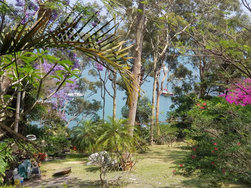 ENJOY PARADISE VIEW. NO PETS