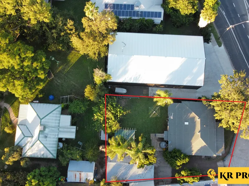 CENTRALLY LOCATED WITH A HIGH-PROFILE POSITION