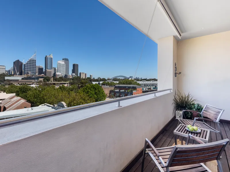 Executive Residence, Excellent Location, Superb Views