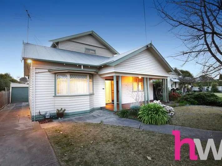 Spacious 3 bedroom home with 3 living areas!