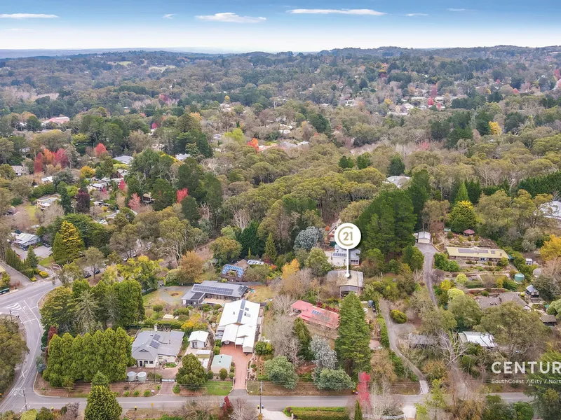 Treetop Tranquility ~ Charming Abode on Half an Acre