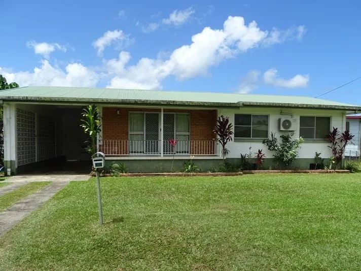 11 Mayflower St, Innisfail Estate