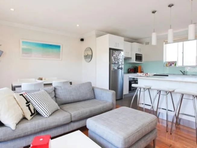 Modern Open Plan 2 Bedroom Delight
