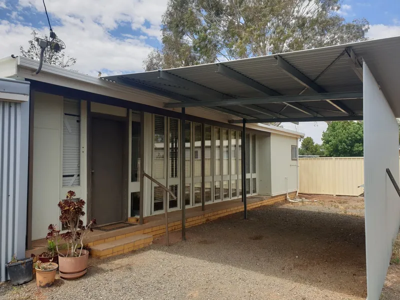 Centrally Located Between Griffith & Leeton