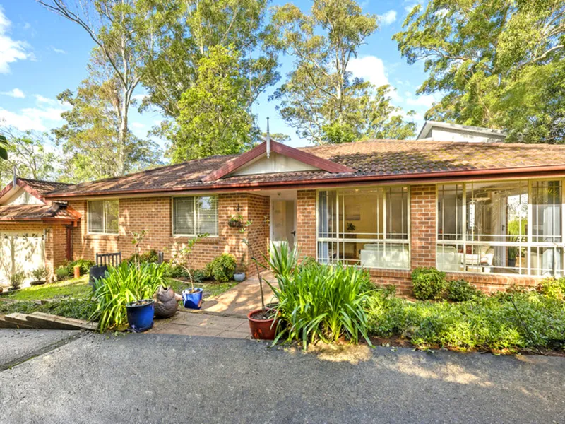 SINGLE LEVEL HOME IN SOUGHT AFTER LOCATION