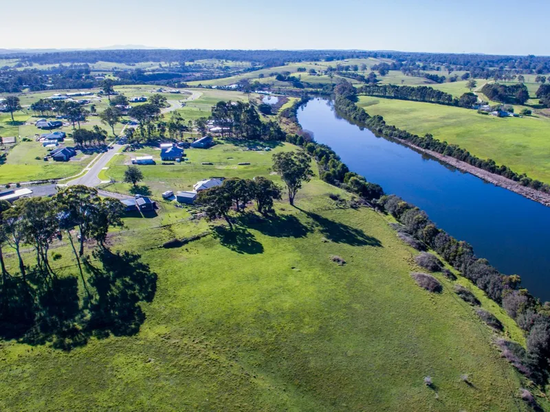 LOT 21, NICHOLSON RIVER ESTATE