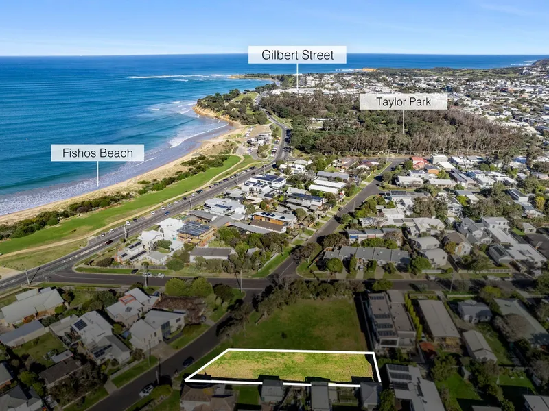 A SPECTACULAR OLD TORQUAY LOCATION & ONLY METRES TO THE BEACH!!!