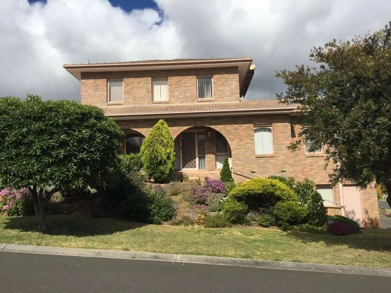 **REGISTER TO INSPECT VIA REALESTATE.COM.AU LINK & PHOTO ID MUST BE PROVIDED AT ENTRY, WHEN VIEWING ALL RENTAL PROPERTIES WITH BARRY PLANT FRANKSTON**