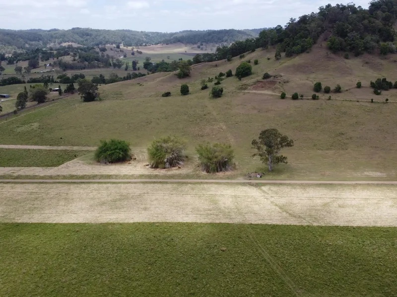 LARGE LISMORE FARM