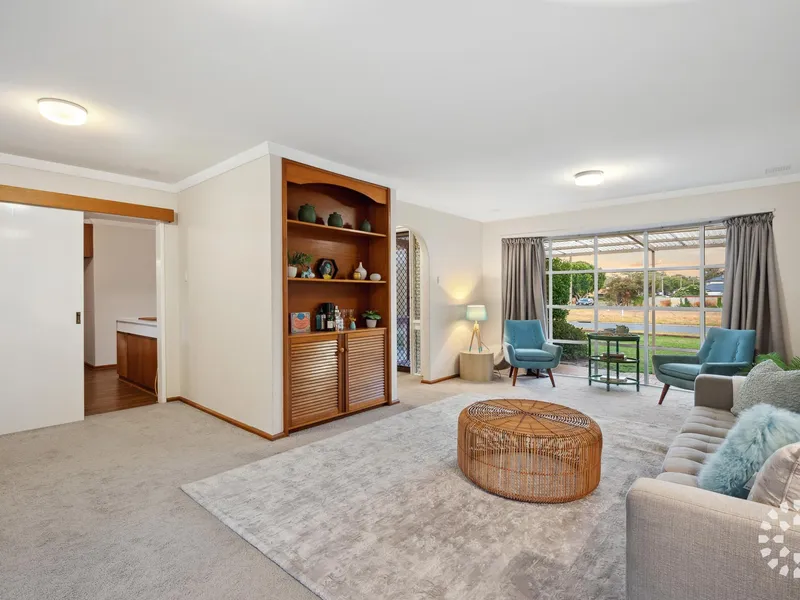 70's Family Home on Full Lot; Renovator's Delight or Development Dream (STA)?