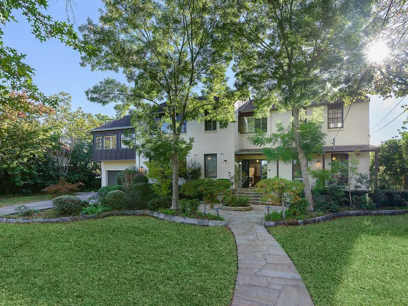 Large Family Home in Ideal Location with Redevlopment Potential 