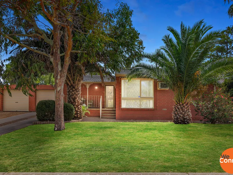 A little retreat in the heart of Christie Downs sitting on a large 800m2 corner block