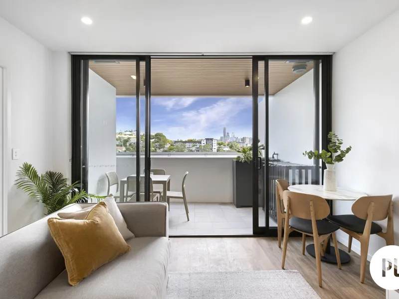 Stylish fully-furnished apartment with stunning rooftop facilities