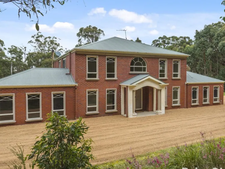 Tranquil Retreat with Easy Melbourne Access in Macedon Ranges