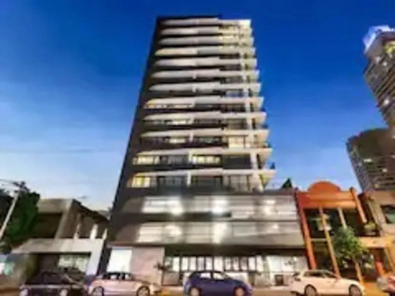 Small cosy modern apartment in a great location!